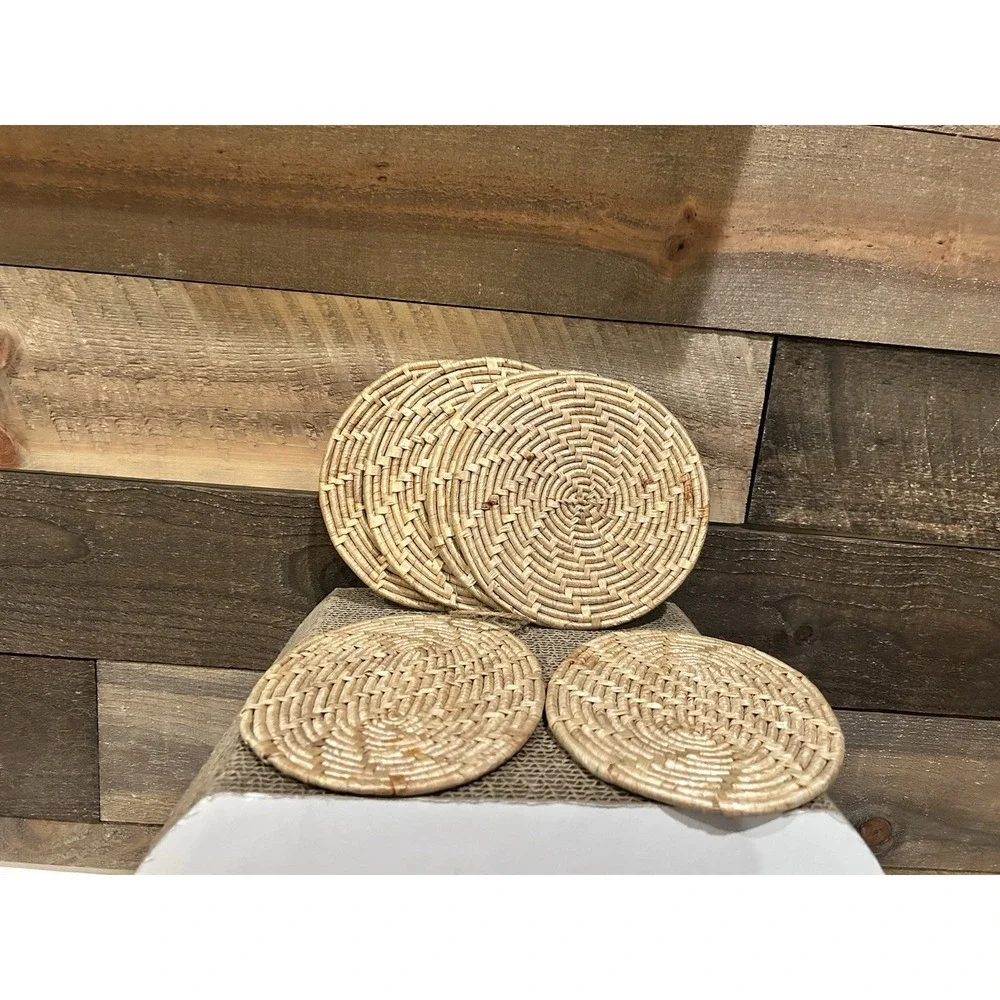 Vintage Straw Raffia Teddy Bear Wall Pocket Holder With 5 Pot Or‎ Pan Coasters